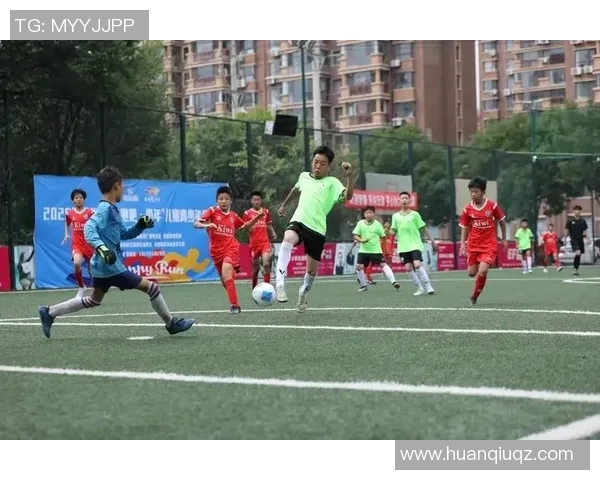 全网最强解说足球明星揭秘背后的故事与精彩瞬间