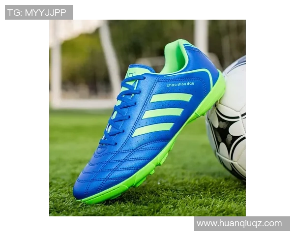 足球明星专属定制足球鞋揭秘助力球场表现的秘密武器